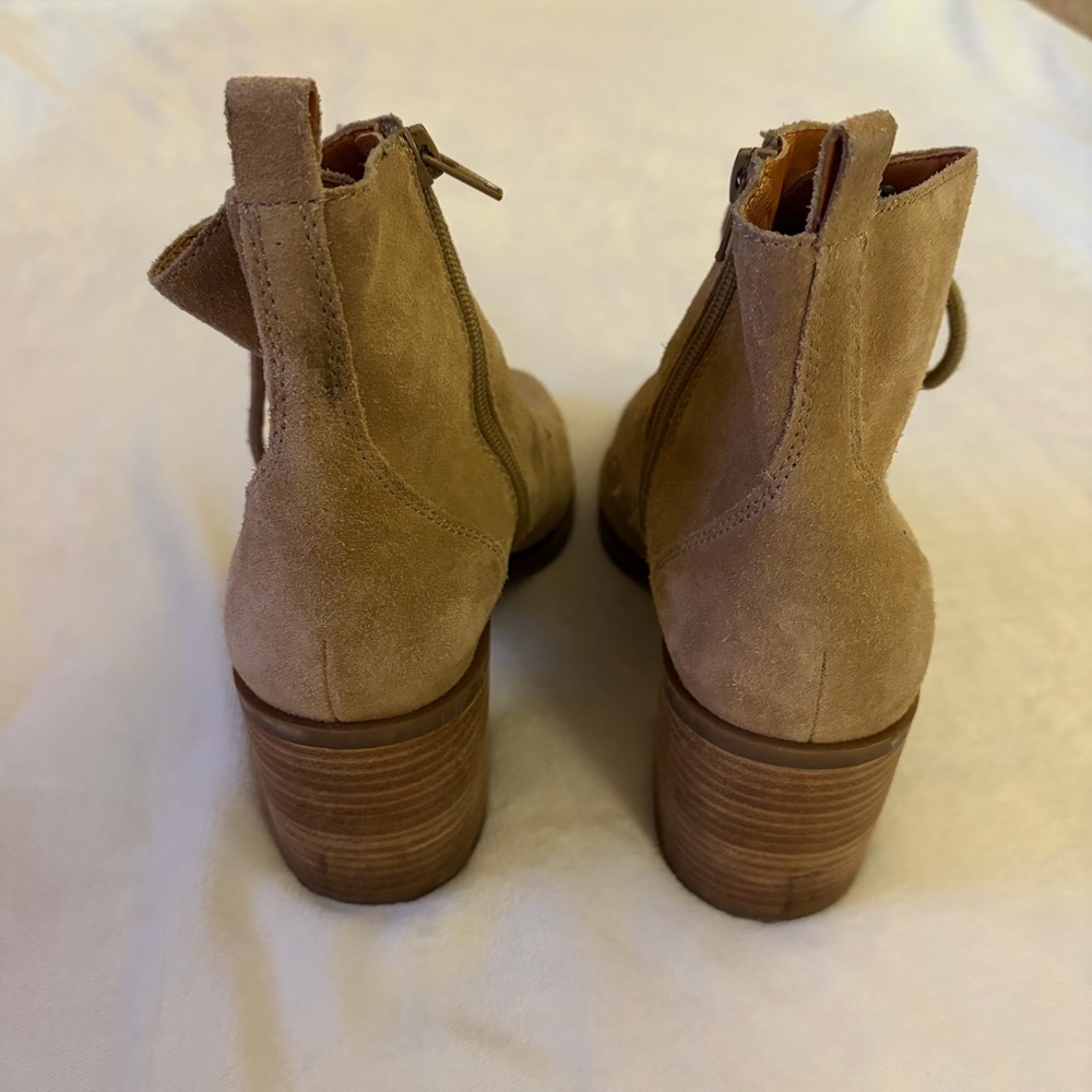 Lucky Brand Lace-Up Tan Suede Leather Ankle Booties - Picture 2 of 6